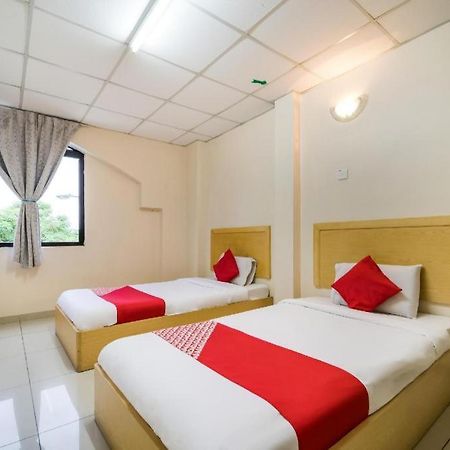 Oyo 301 River Inn Hotel Butterworth Ngoại thất bức ảnh