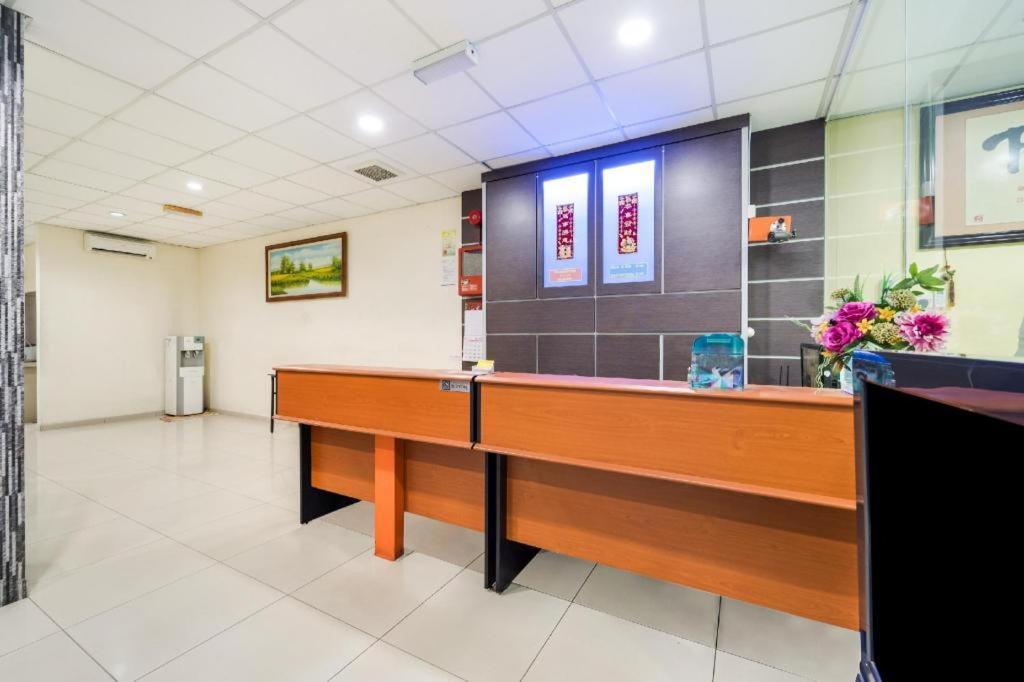 Oyo 301 River Inn Hotel Butterworth Ngoại thất bức ảnh